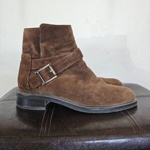 Aquatalia Brown Suede Ankle Buckle Accent Old Money Quiet Luxury Boots Sz‎ 7